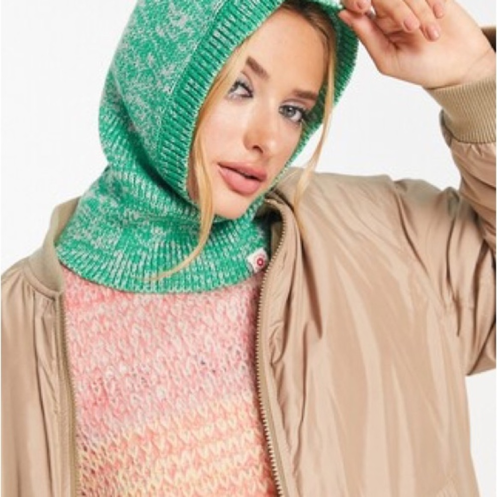 DAMSON MADDER, Balaclava